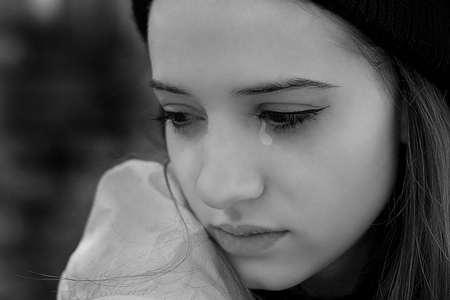 crying girl 3bp.blogspot.com